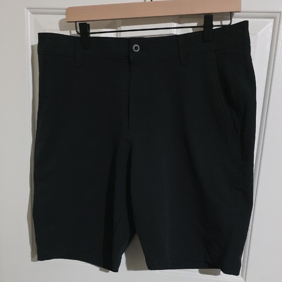 Under Armour Other - Under Armour Men's Black Flat Front Shorts